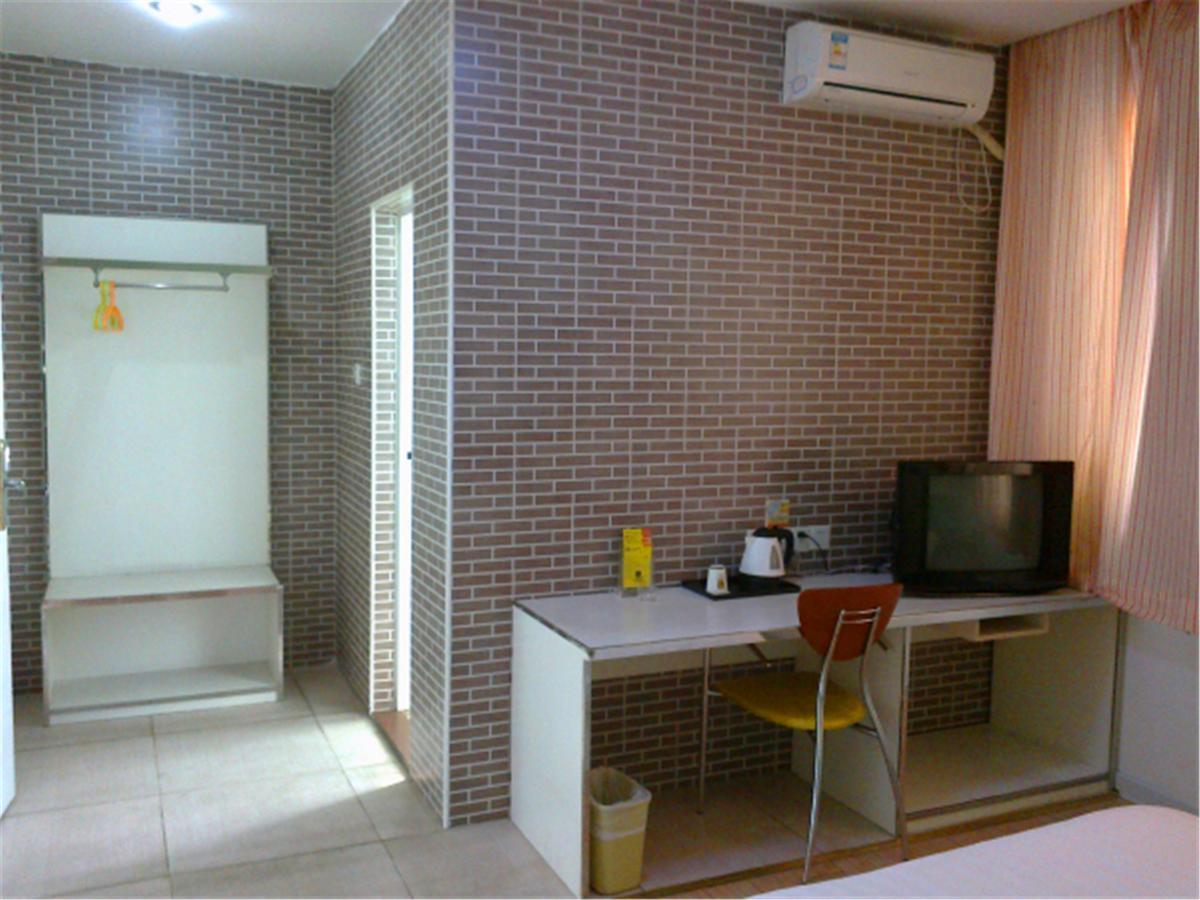 V8 Hotel Xilang Subway Branch Cantão Exterior foto