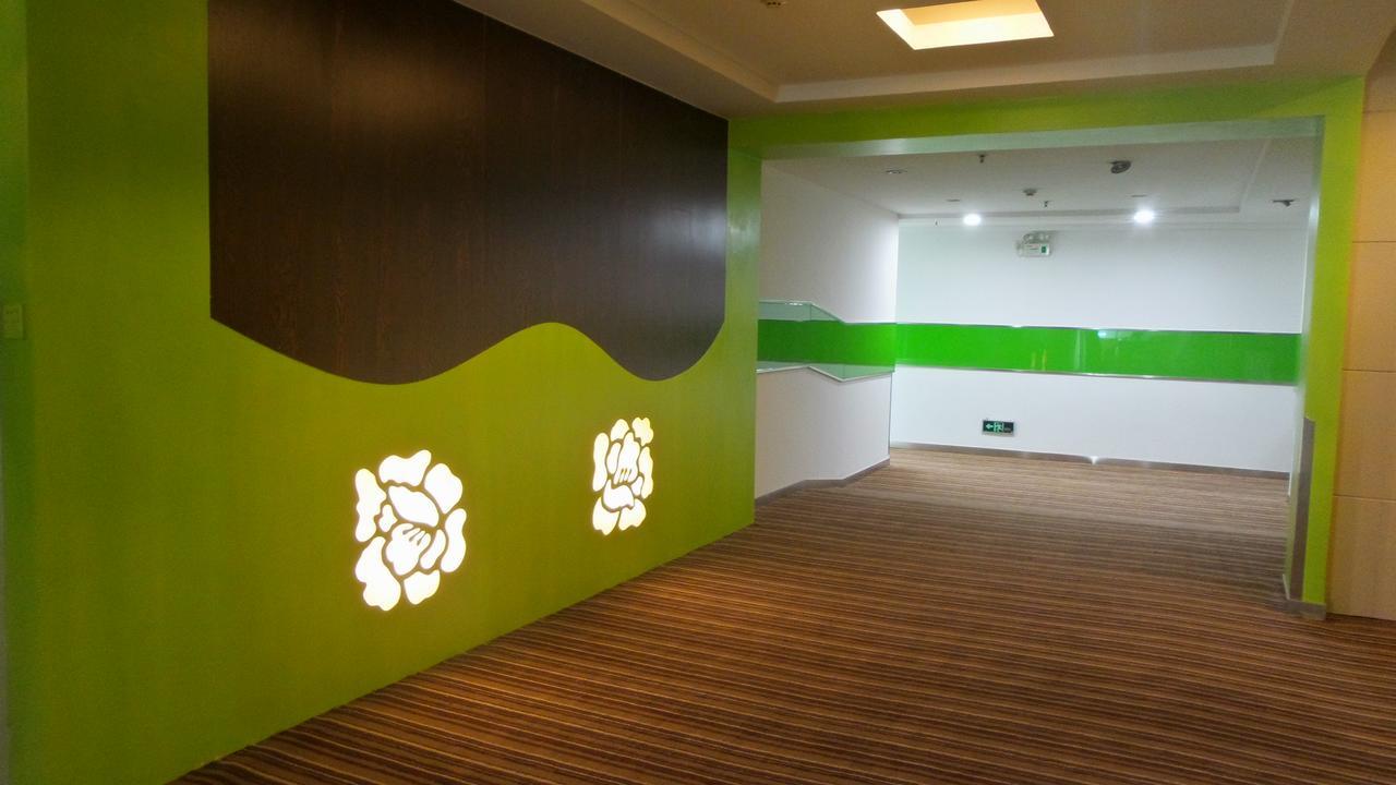 V8 Hotel Xilang Subway Branch Cantão Exterior foto