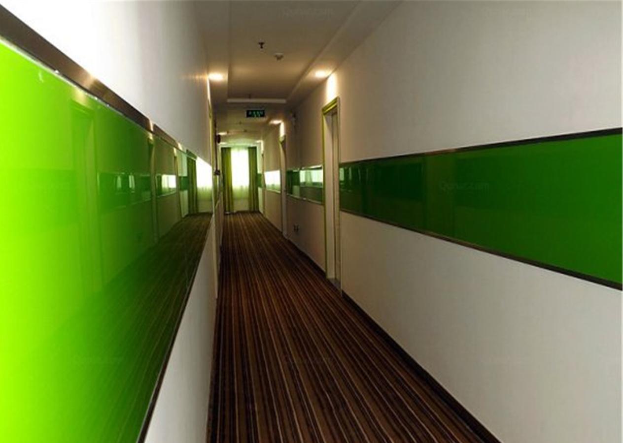 V8 Hotel Xilang Subway Branch Cantão Exterior foto